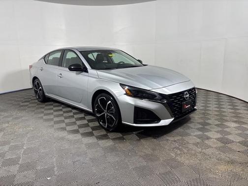 2024 Nissan Altima SR FWD