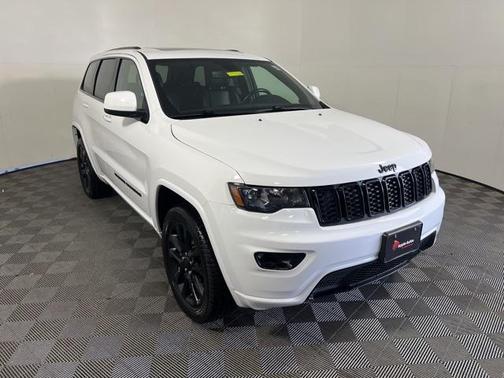 2022 Jeep Grand Cherokee Laredo