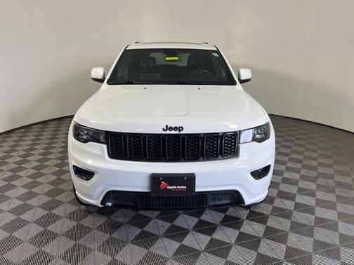 2022 Jeep Grand Cherokee Laredo