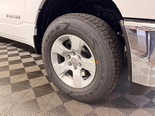 Bright White Clear-Coat Exterior Paint 2026 RAM 1500 Tradesman