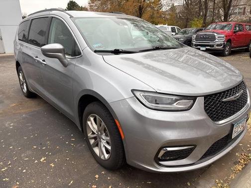 2021 Chrysler Pacifica Touring AWD
