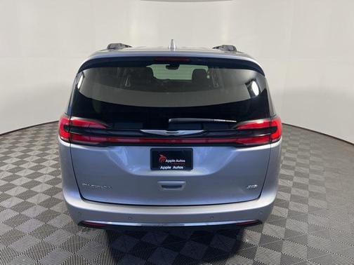2021 Chrysler Pacifica Touring AWD