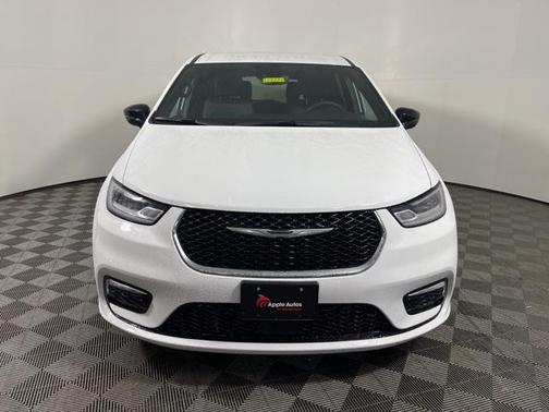 2025 Chrysler Pacifica Hybrid Select