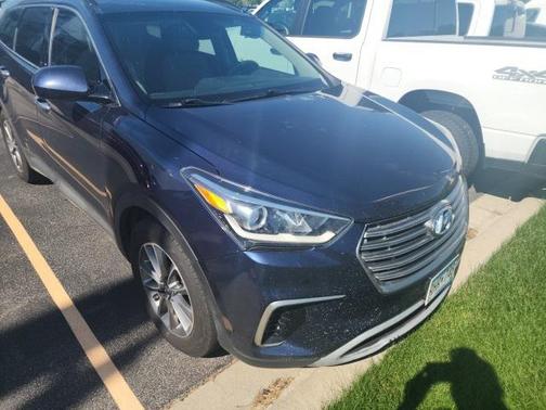 2017 Hyundai SANTA FE SE