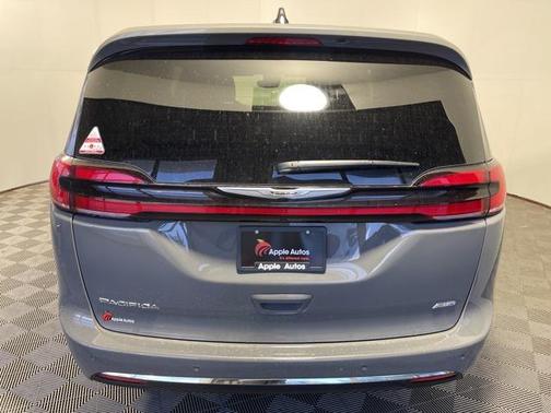 2025 Chrysler Pacifica L