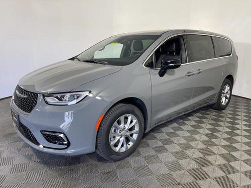 2025 Chrysler Pacifica L