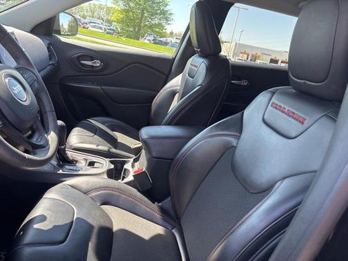 2022 Jeep Cherokee Trailhawk