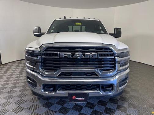 2025 RAM 2500 Tradesman Crew Cab 4x4 6'4' Box