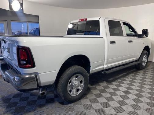2025 RAM 2500 Tradesman Crew Cab 4x4 6'4' Box