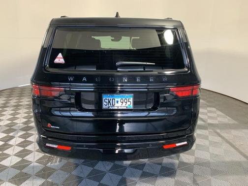 2025 Jeep Wagoneer Series II Carbide 4x4