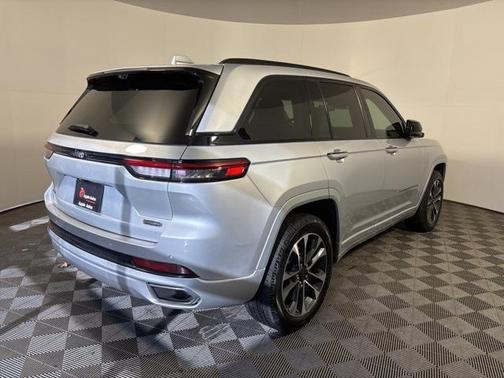 2022 Jeep Grand Cherokee Overland