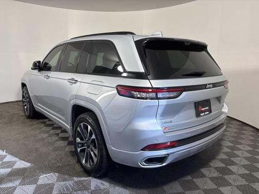 2022 Jeep Grand Cherokee Overland