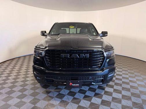 Diamond Black Crystal Pearl-Coat Exterior Paint 2026 RAM 1500 Laramie