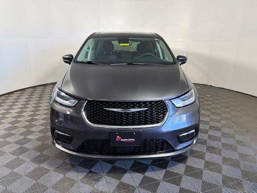 Granite Crystal Metallic Clearcoat 2023 Chrysler Pacifica Touring L