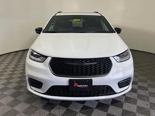 2025 Chrysler Pacifica Hybrid Premium S Appearance Pkg