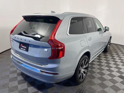 2024 Volvo XC90 Recharge Plug-In Hybrid T8 Ultimate Bright Theme 7-Seater