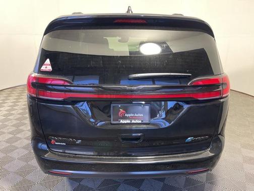 2025 Chrysler Pacifica Hybrid Premium S Appearance Pkg