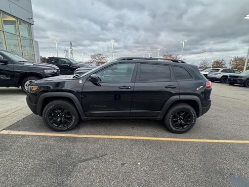 2022 Jeep Cherokee Trailhawk