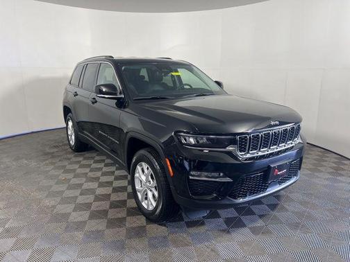 Diamond Black Crystal Pearlcoat 2023 Jeep Grand Cherokee Limited