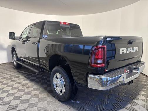 2026 RAM 2500 Tradesman Crew Cab 4x4 6'4' Box