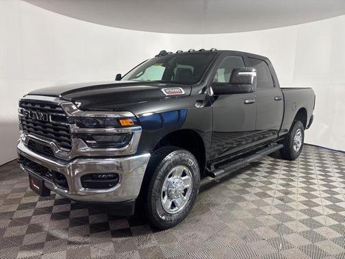 2026 RAM 2500 Tradesman Crew Cab 4x4 6'4' Box