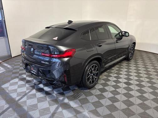 2022 BMW X4 M40i