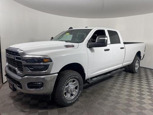 2025 RAM 2500 Tradesman Crew Cab 4x4 8' Box