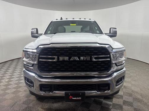 2023 RAM 3500 Big Horn Crew Cab 4x4 8' Box