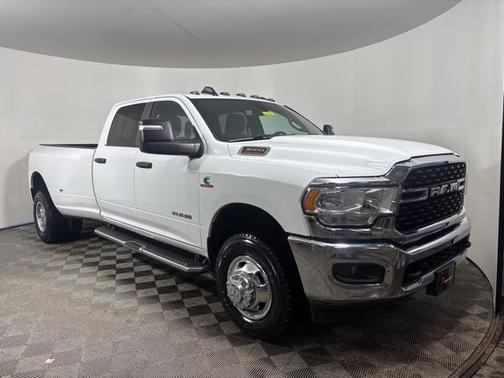 2023 RAM 3500 Big Horn Crew Cab 4x4 8' Box