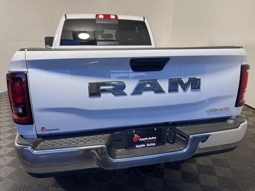 2025 RAM 3500 Tradesman Crew Cab 4x4 6'4' Box