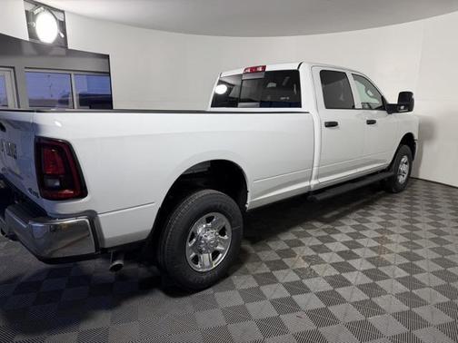 2026 RAM 2500 Tradesman Crew Cab 4x4 8' Box