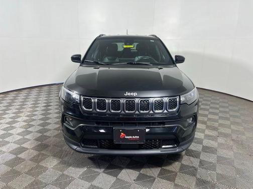 Diamond Black Crystal Pearlcoat 2024 Jeep Compass Latitude