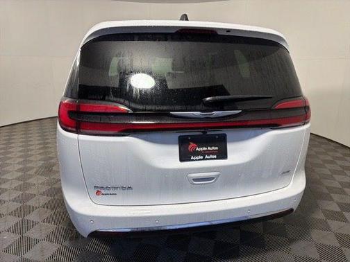 Bright White Clear-Coat Exterior Paint 2026 Chrysler Pacifica L