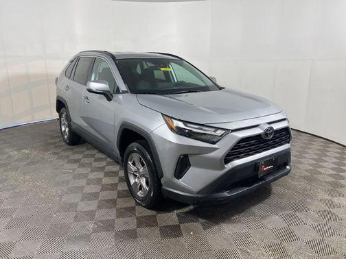 Silver Sky Metallic 2022 Toyota RAV4 XLE