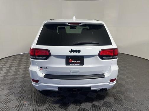 2022 Jeep Grand Cherokee Laredo