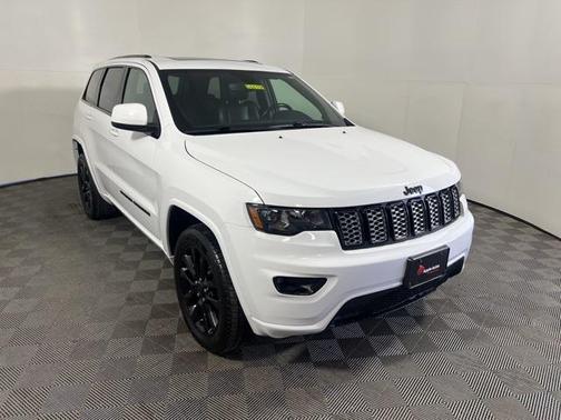 2022 Jeep Grand Cherokee Laredo