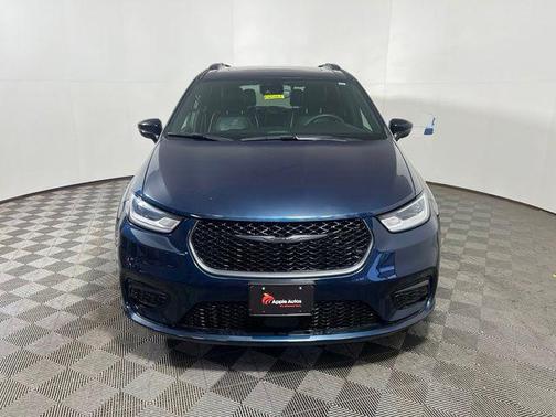 Fathom Blue Pearlcoat 2025 Chrysler Pacifica Limited
