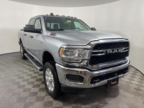 2020 RAM 2500 Tradesman Crew Cab 4X4 6'4' Box
