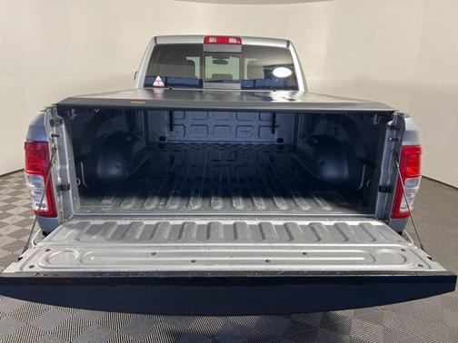 2020 RAM 2500 Tradesman Crew Cab 4X4 6'4' Box