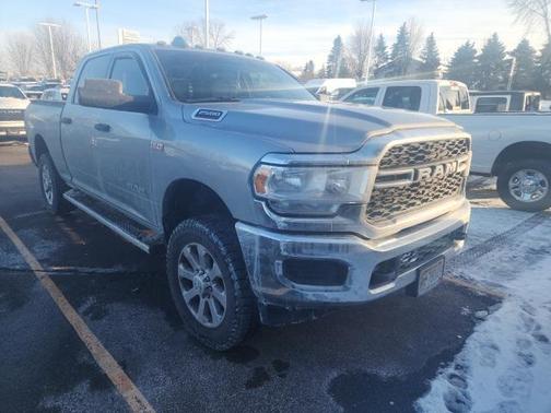 2020 RAM 2500 Tradesman Crew Cab 4X4 6'4' Box