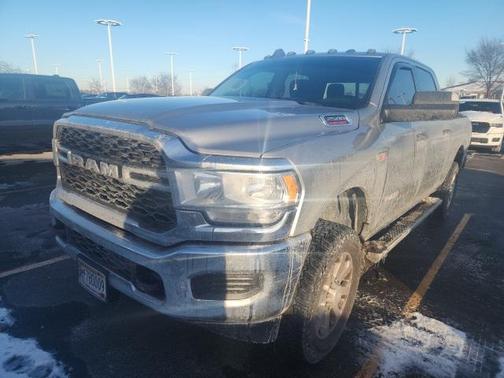 2020 RAM 2500 Tradesman Crew Cab 4X4 6'4' Box