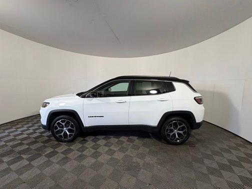 Bright White Clearcoat 2024 Jeep Compass Limited