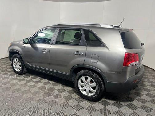 Titanium Silver 2011 Kia Sorento LX