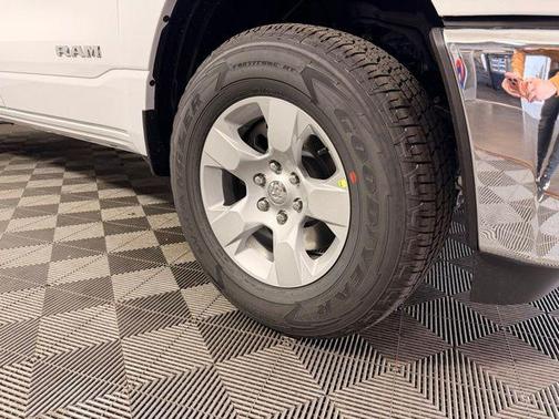 Bright White Clear-Coat Exterior Paint 2026 RAM 1500 Tradesman