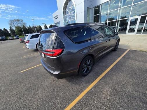 2022 Chrysler Pacifica Limited