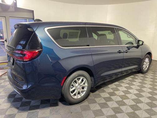 2025 Chrysler Pacifica L