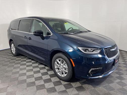2025 Chrysler Pacifica L