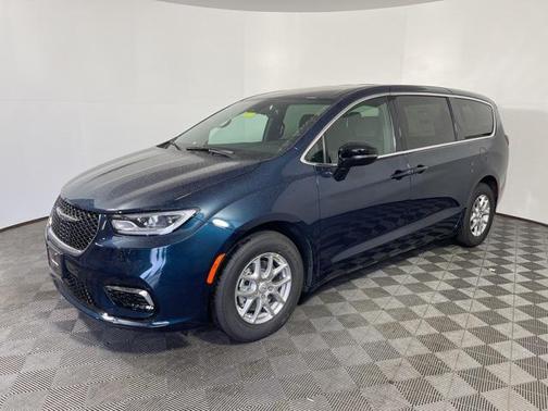 2025 Chrysler Pacifica L