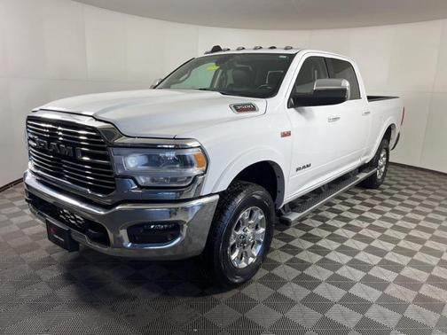 2020 RAM 3500 Laramie Crew Cab 4x4 6'4' Box
