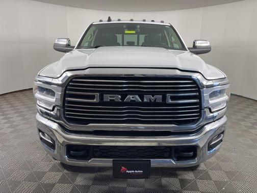 2020 RAM 3500 Laramie Crew Cab 4x4 6'4' Box
